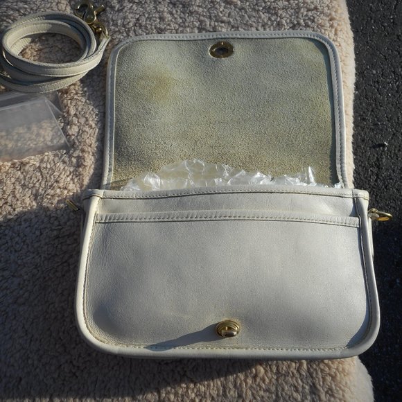 Sold** Vintage Coach NYC  Pocket Purse 9755 , in Bone - Picture 8 of 12